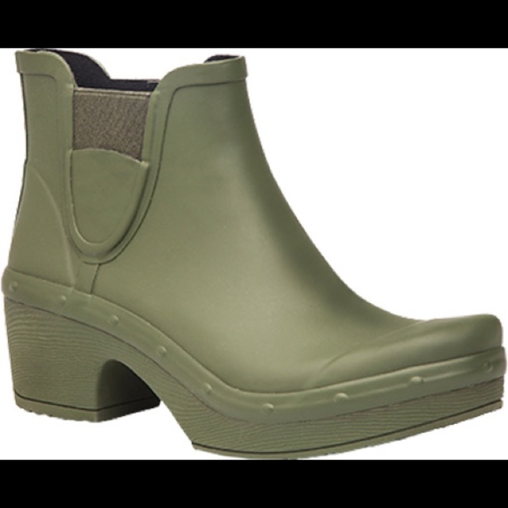 Dansko Rosa Rainboot